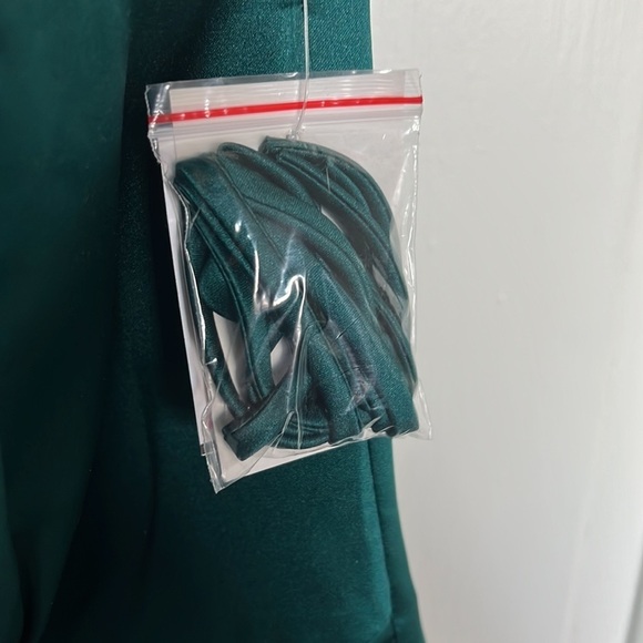 Vintage Strapless David’s Bridal Satin Green Dress - Picture 4 of 9